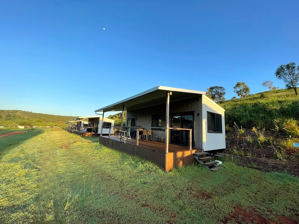 Tiny House mit Terrasse auf Farm in Queensland