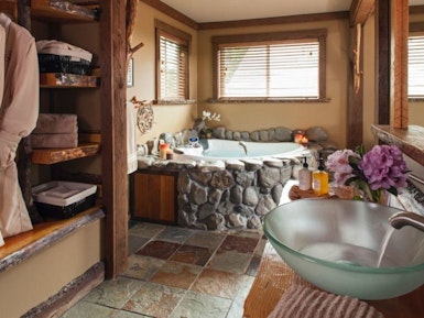 5484 USA Washington luxury cabins bathroom
