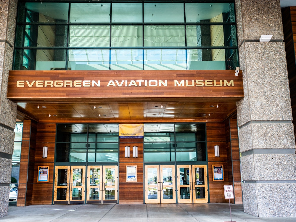 Eingang des Evergreen Aviation & Space Museum, Oregon | USA Urlaub