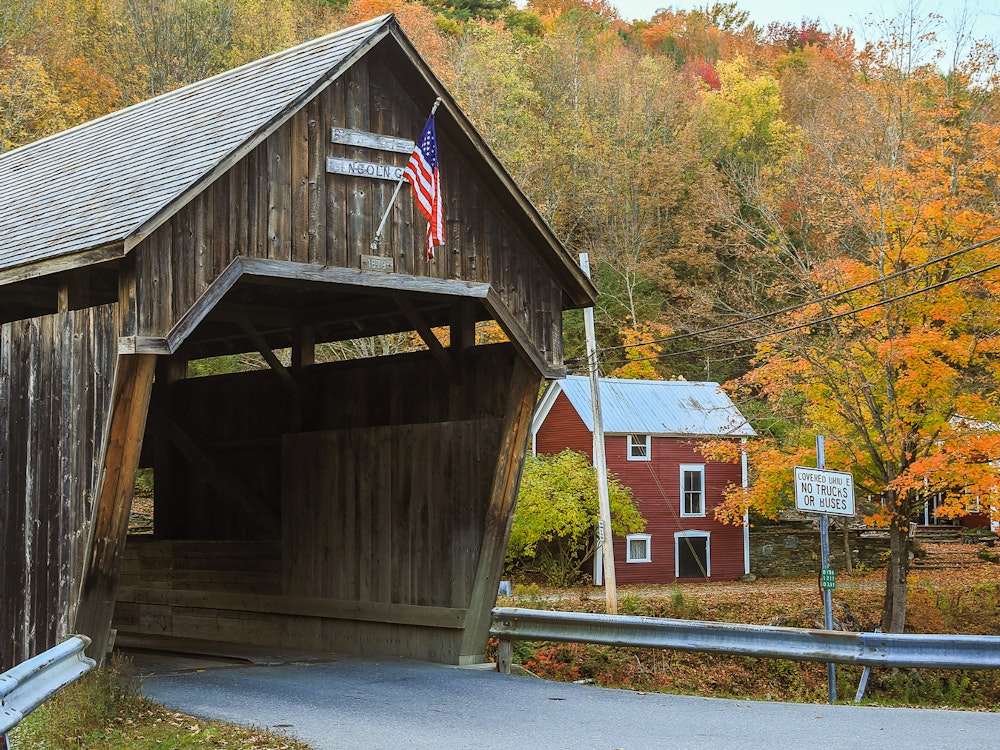 USA New England covered bridge