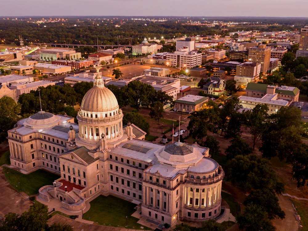 Luchtfoto van het Capitool in Jackson Mississippi