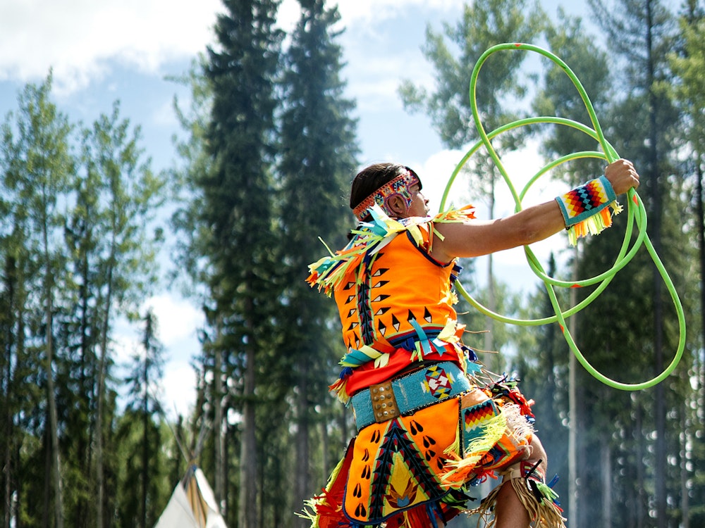 ca_first nations_ culture_fort nelson_northern rockies_world champion hoop dancer dallas arcand
