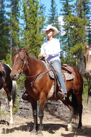 ca_cowgirl_horseriding_activity