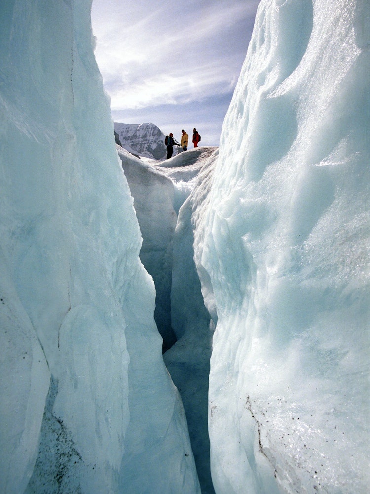 ca_glacier_winter_snow_crevasse