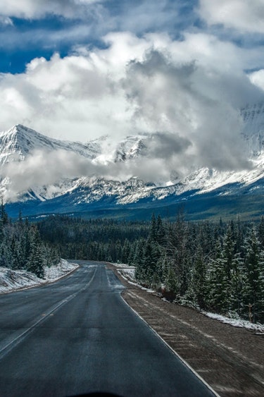 Canada icefields parkway road sky mountains floris siegers