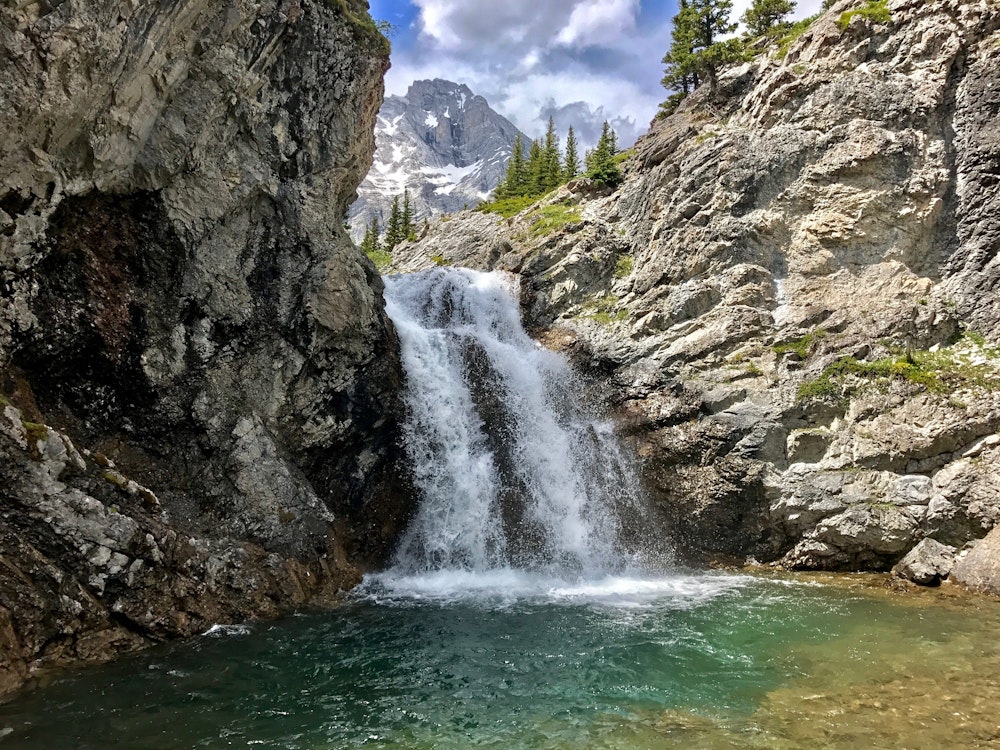 Wasserfall im Frühling in Kanada