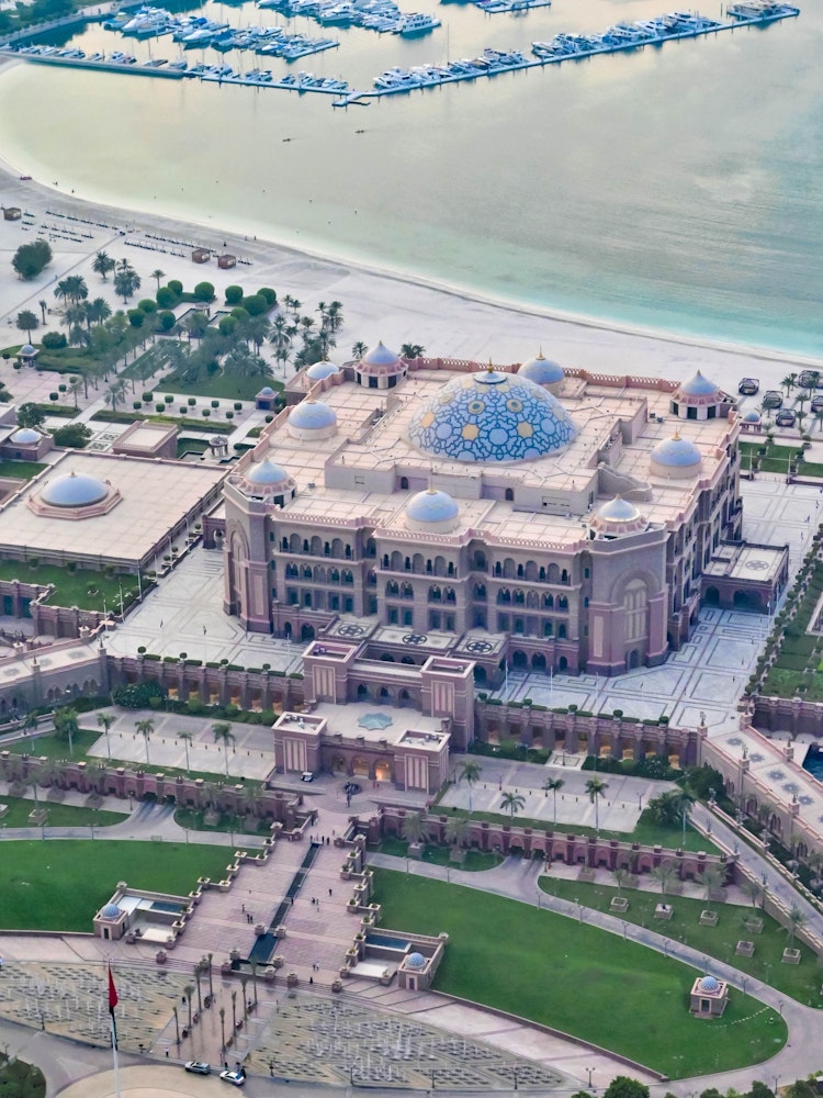 Een accommodatie van bovenaf gefotografeerd in Abu Dhabi