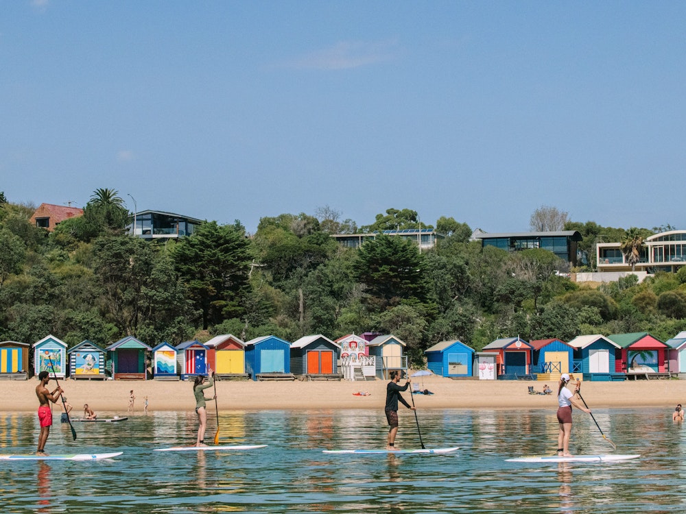 Stand up Paddleboarding vor der Mornington Peninsula in Australien