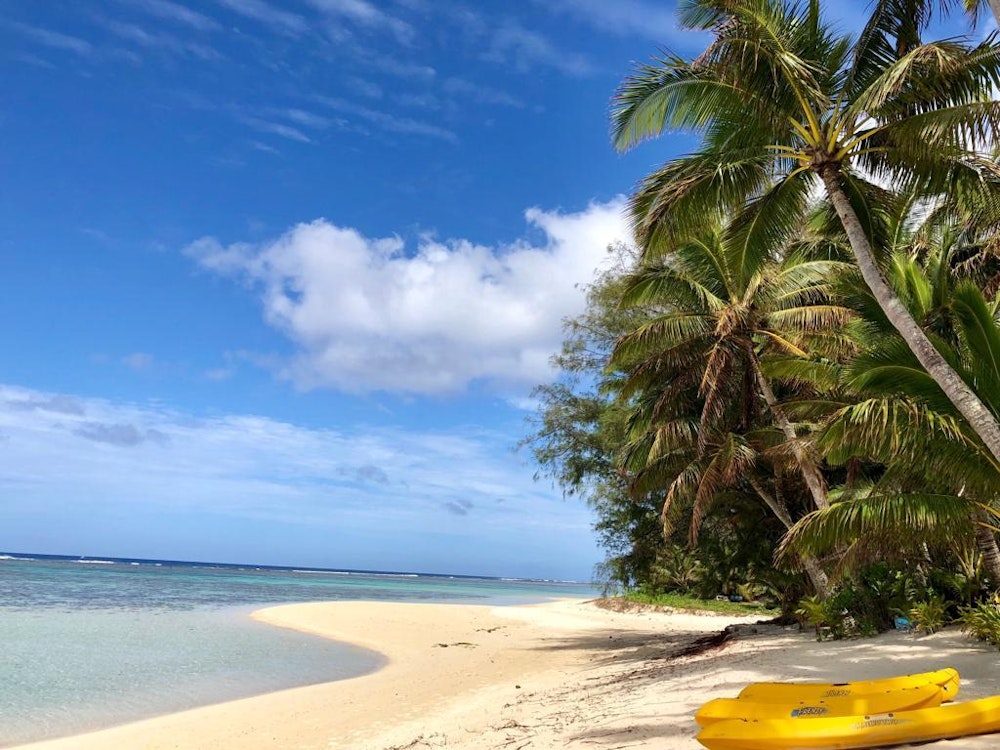 Stunning Beach on Cook Islands | Stopover holiday Australia