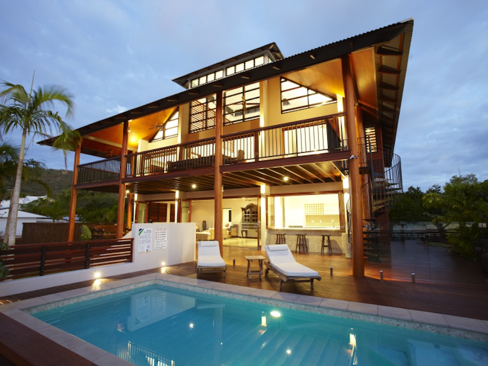 Magnetic island villa garden view