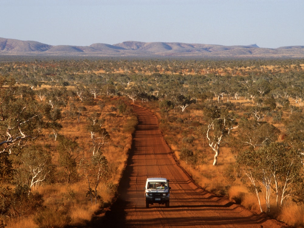 Een weg in de Outback van Australië