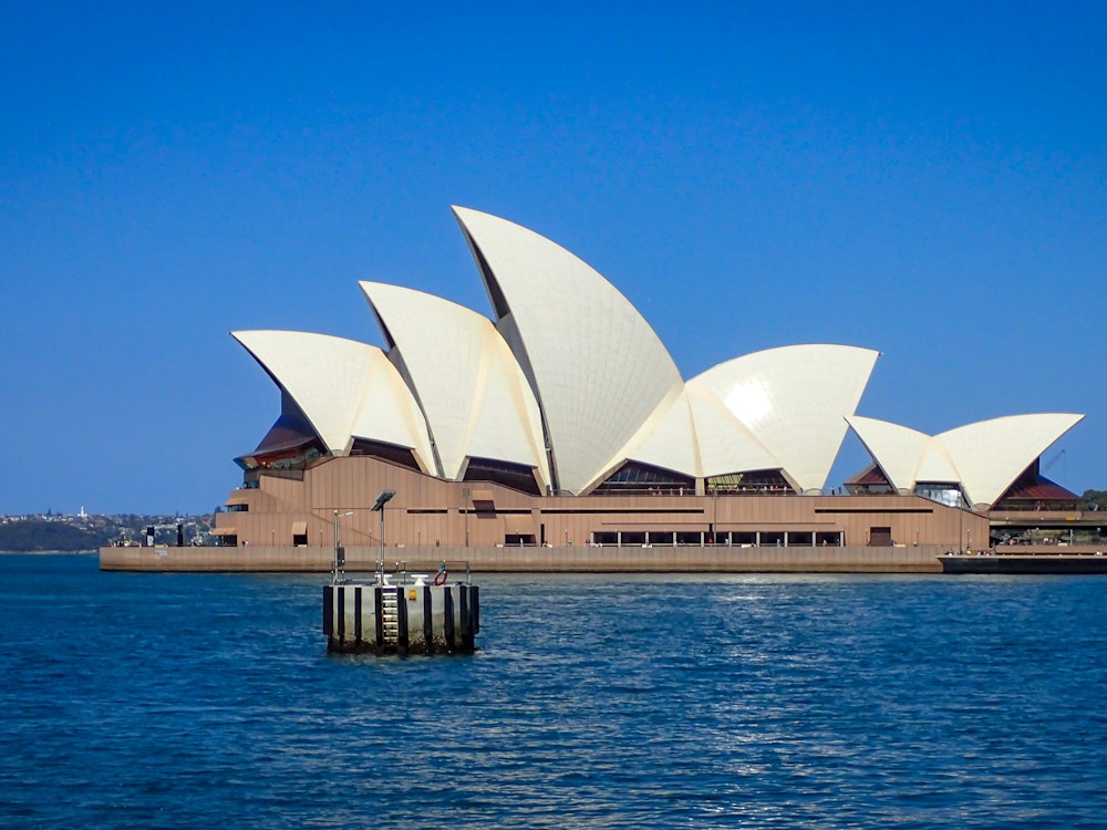 Blick auf Meer und Opernhaus in Sydney
