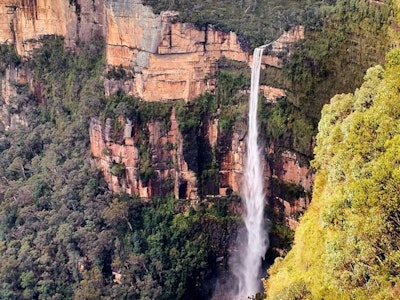 Au blue mountains local nature waterfall solo see and do easy going