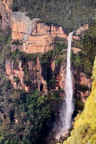 Au blue mountains local nature waterfall solo see and do easy going