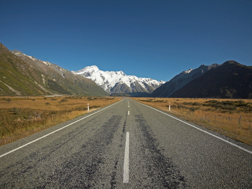 Scenic drive Mount Cook Road | New Zealand holiday
