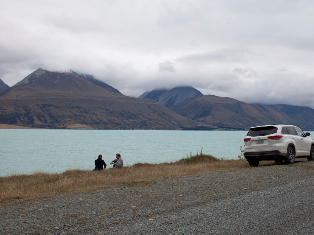 Roadtrip mit dem Auto zum Lake Pukaki in Neuseeland