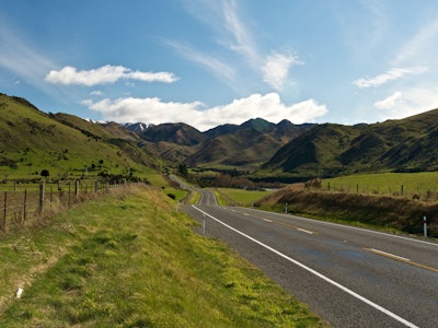 Scenic drive over the Lewis Pass | New Zealand holiday