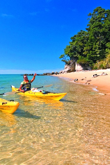 nz-south-abel tasman-kayak