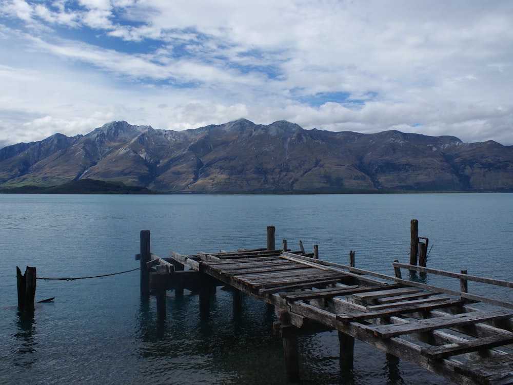 Explore Lake Wakatipu by jet boat | New Zealand holiday