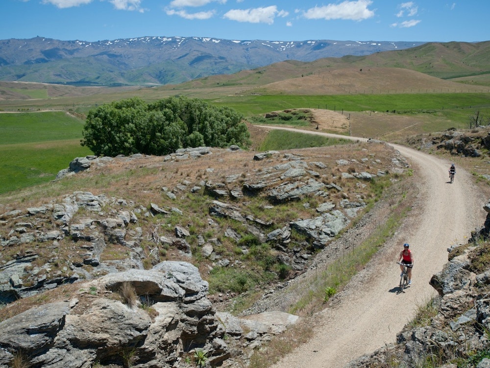 Cycle the iconic Otago Central Rail Trail | New Zealand active holiday
