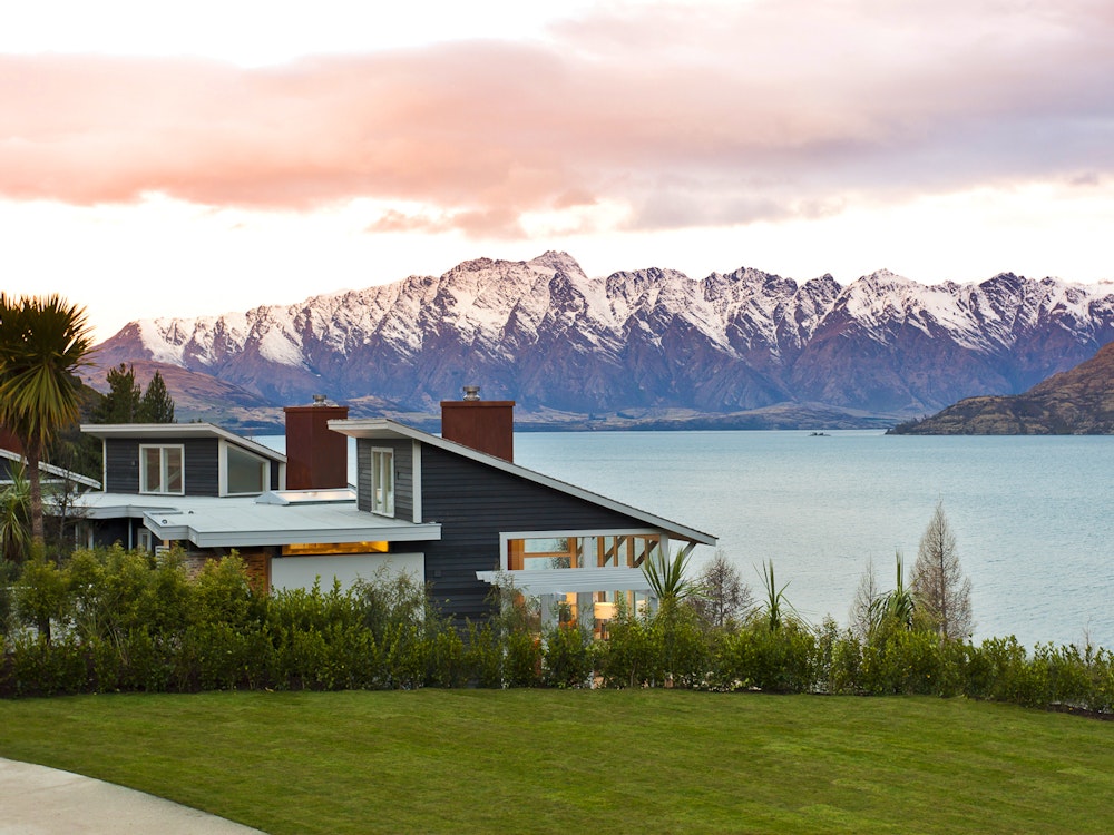 Luxury accommodation on unique location | New Zealand holiday
