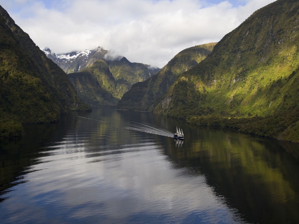 Explore the beauty of Doubtful Sound | New Zealand holiday